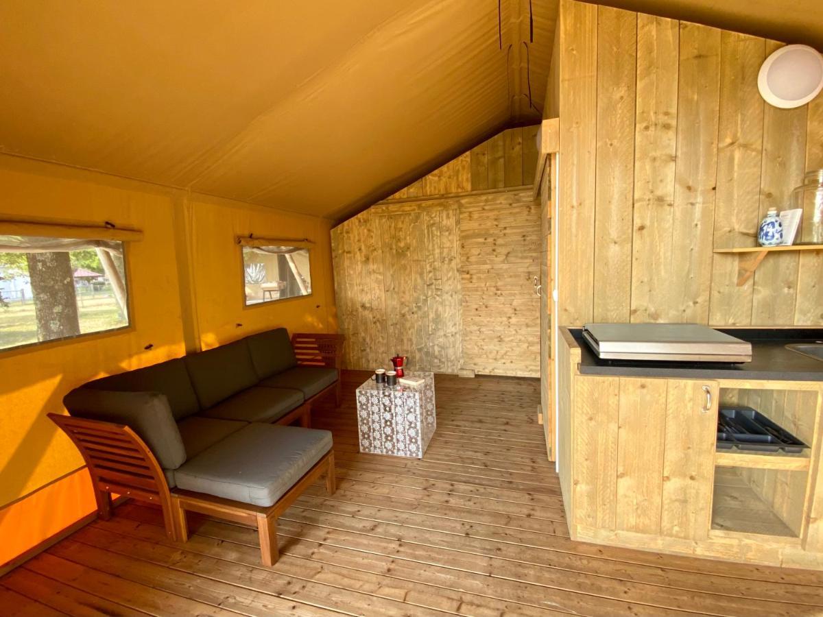 Camping la Kahute, tente lodge au coeur de la forêt Carcans Exterior foto
