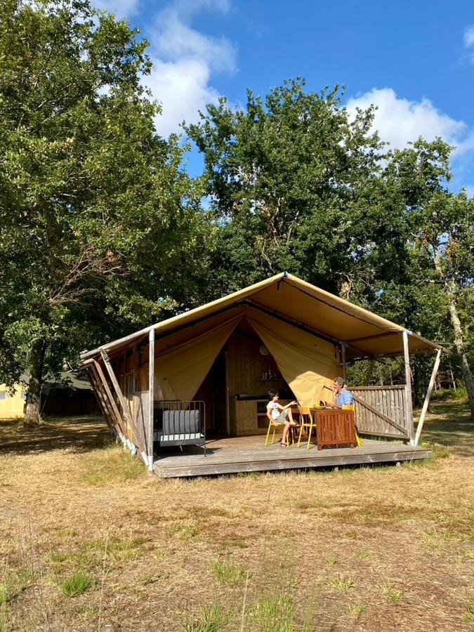 Camping la Kahute, tente lodge au coeur de la forêt Carcans Exterior foto