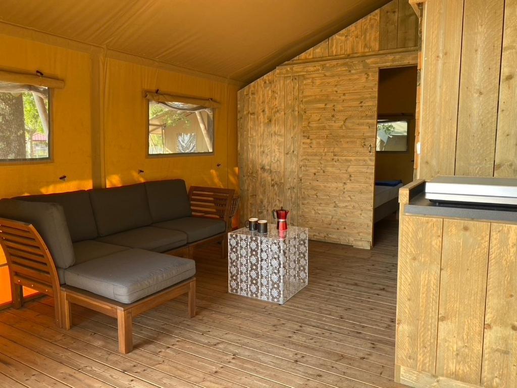 Camping la Kahute, tente lodge au coeur de la forêt Carcans Exterior foto
