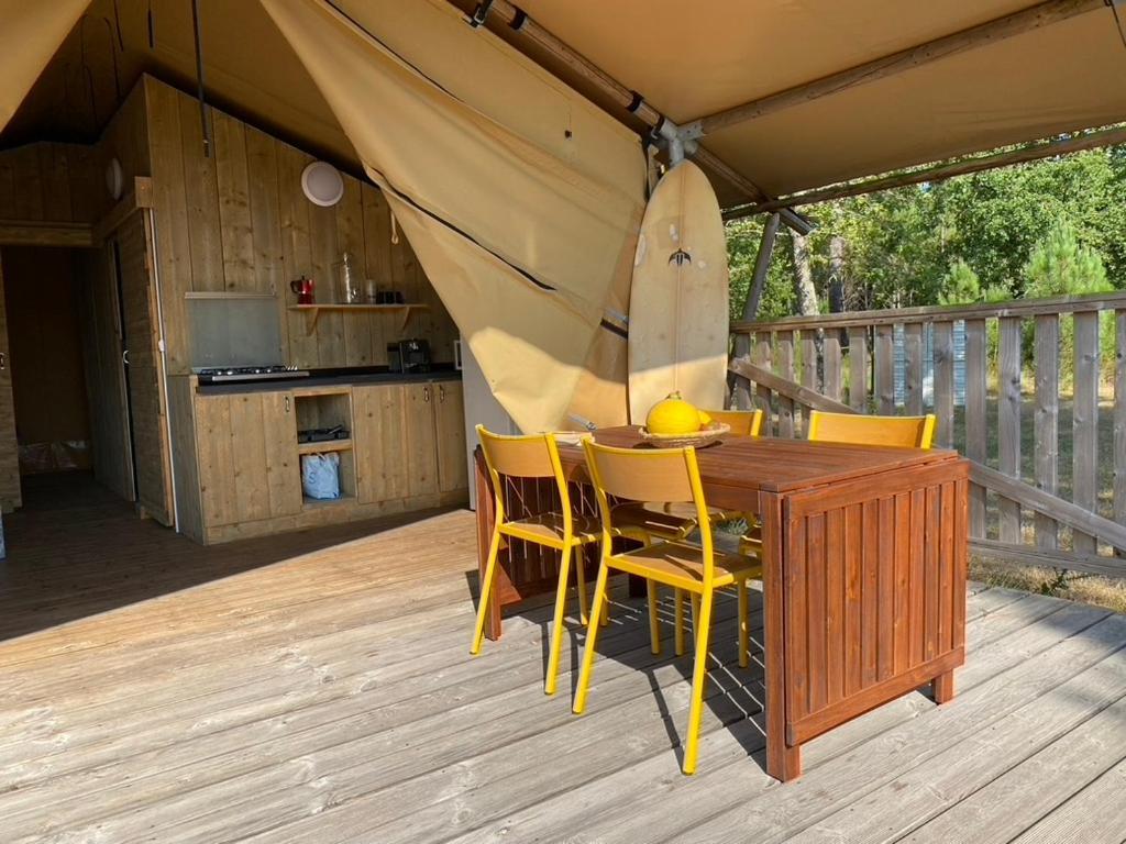 Camping la Kahute, tente lodge au coeur de la forêt Carcans Exterior foto