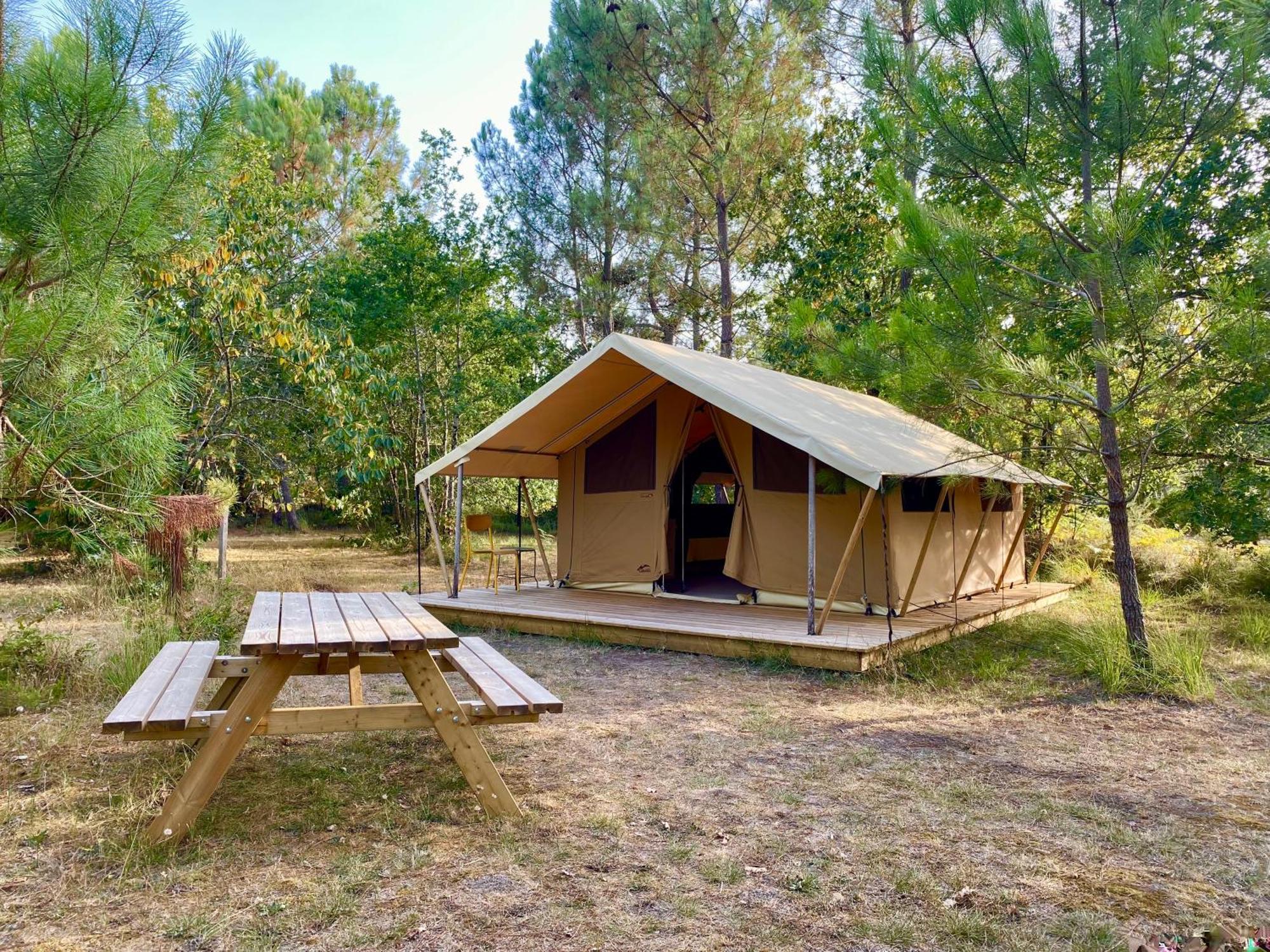 Camping la Kahute, tente lodge au coeur de la forêt Carcans Exterior foto