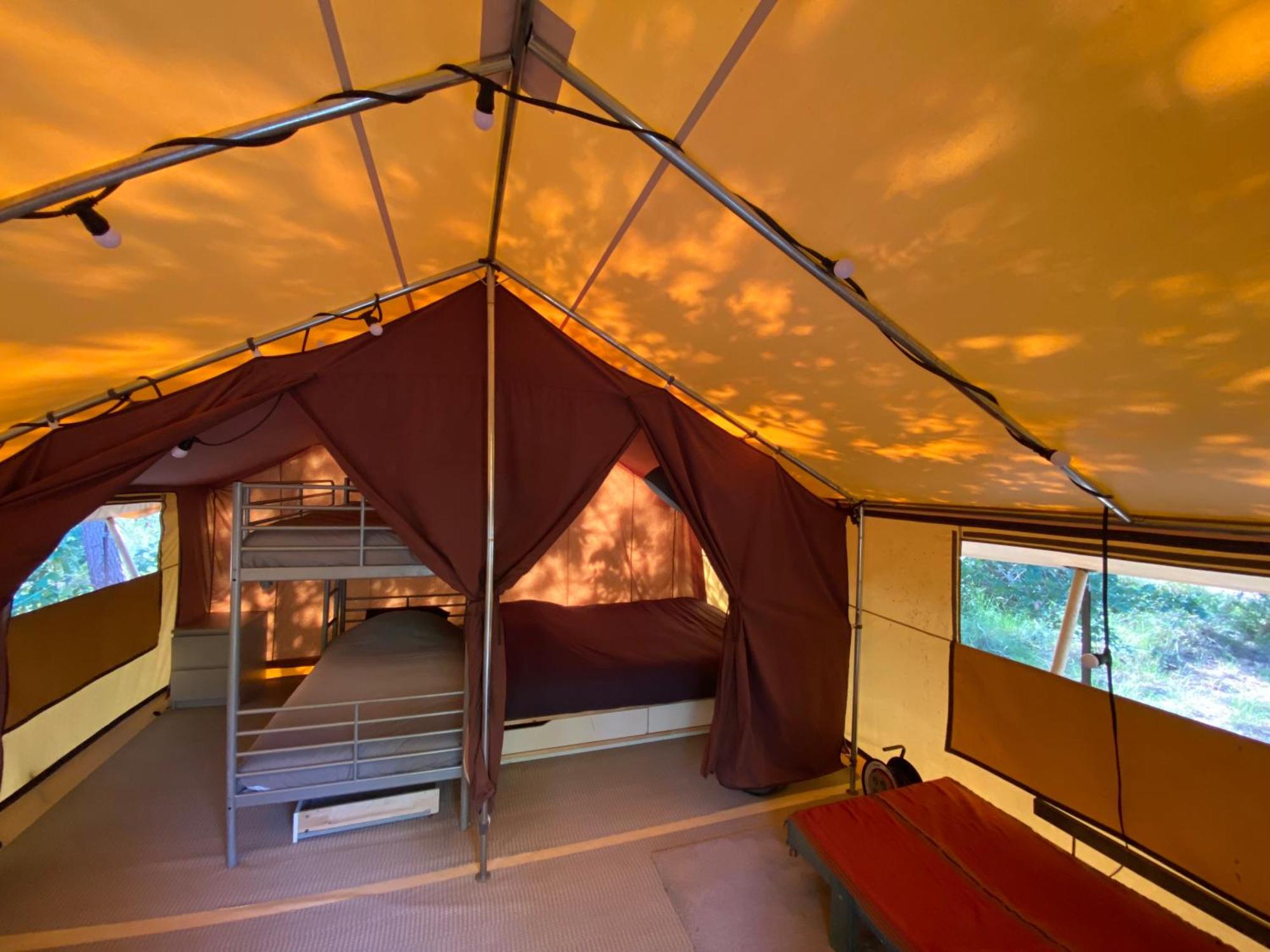 Camping la Kahute, tente lodge au coeur de la forêt Carcans Exterior foto