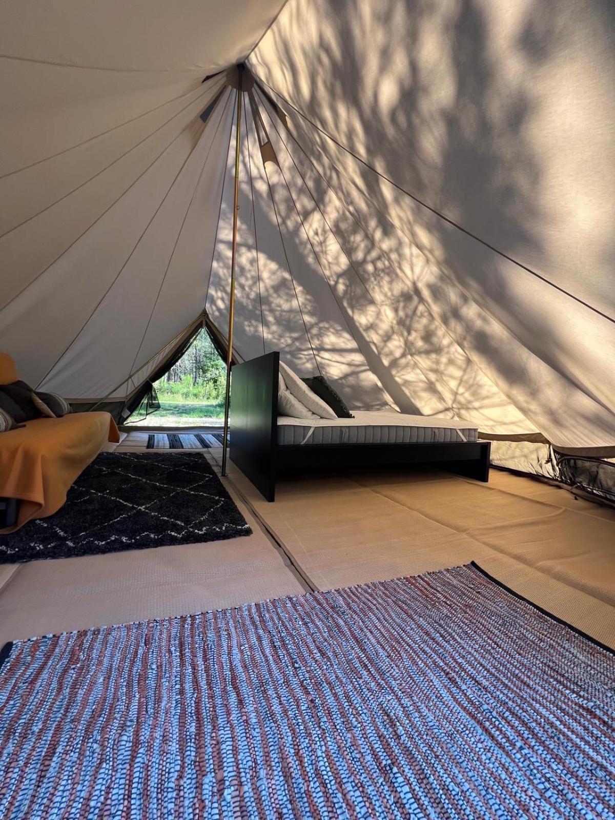Camping la Kahute, tente lodge au coeur de la forêt Carcans Exterior foto